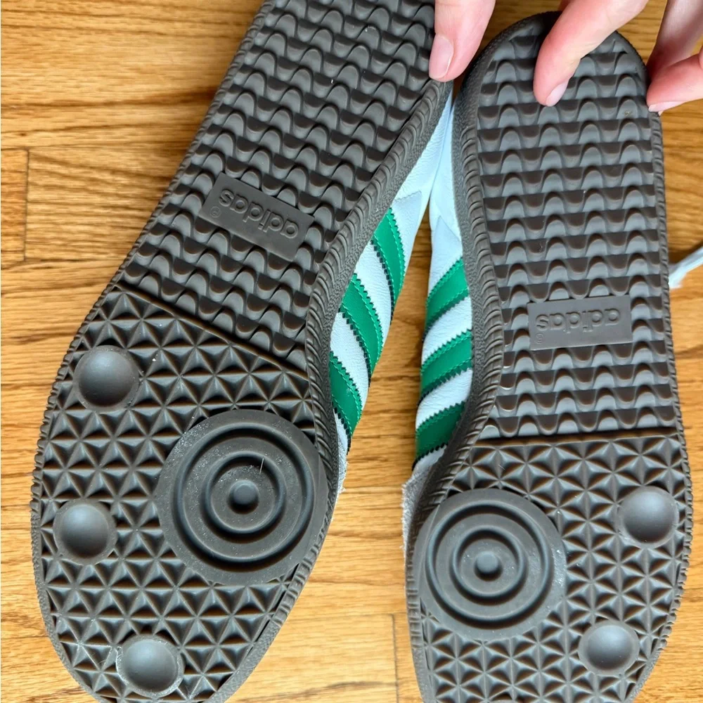 UNISEX Adidas Samba OG - Size 7.5 Men’s/Size 8.5 Women’s - Picture 5 of 8